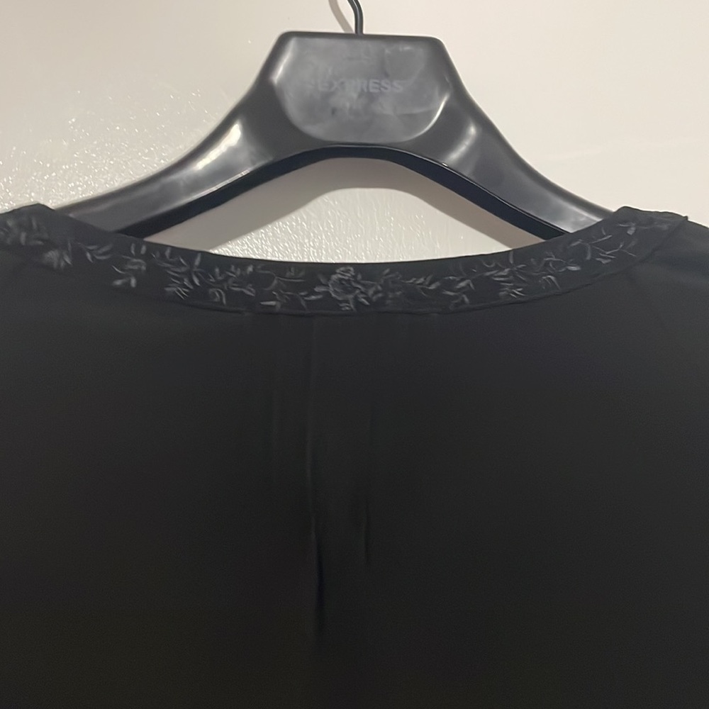 Embroidered-Mesh Raglan Top - Picture 4 of 6